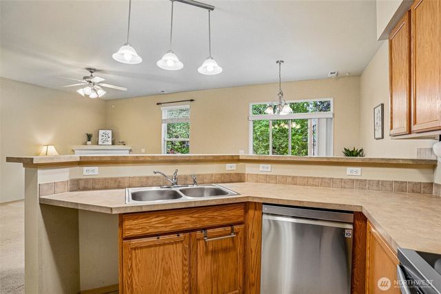 11206 6th Avenue E, Tacoma, WA 98445