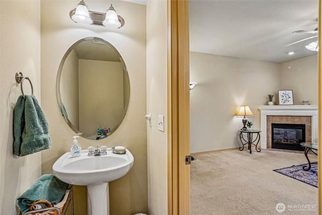 11206 6th Avenue E, Tacoma, WA 98445