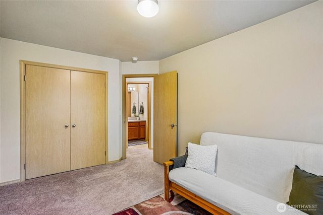 11206 6th Avenue E, Tacoma, WA 98445