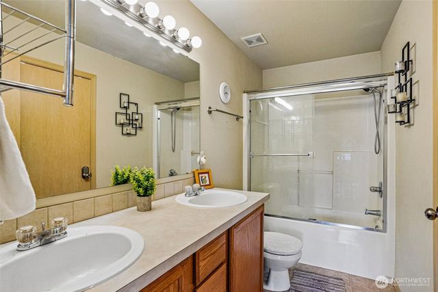 11206 6th Avenue E, Tacoma, WA 98445