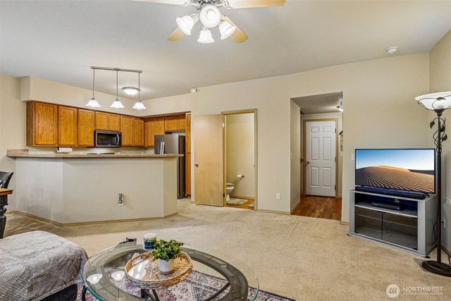 11206 6th Avenue E, Tacoma, WA 98445