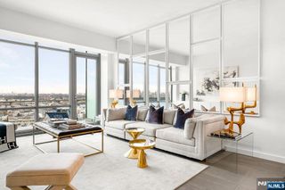 320 Adolphus Avenue 1107, Cliffside Park, NJ 07010