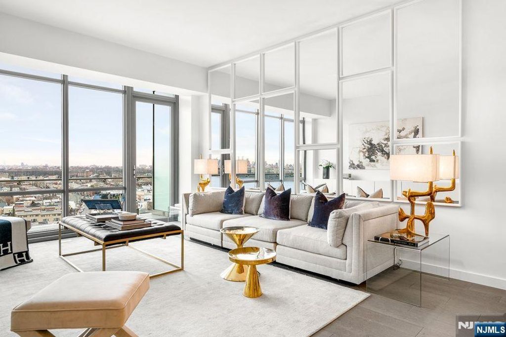 320 Adolphus Avenue 1107, Cliffside Park, NJ 07010