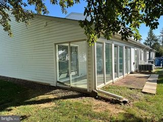 11 SOUTHPOINT DRIVE, Mechanicsburg, PA 17055