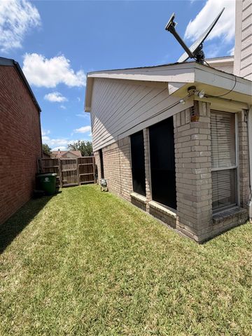 8518 Scenic Green Drive, Houston, TX 77088