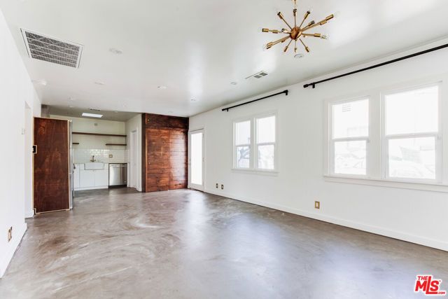 2681 Glendale Boulevard, Los Angeles, CA 90039