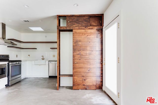 2681 Glendale Boulevard, Los Angeles, CA 90039