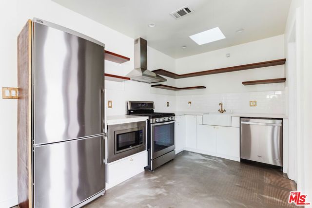 2681 Glendale Boulevard, Los Angeles, CA 90039