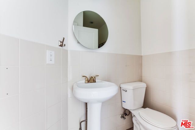 2681 Glendale Boulevard, Los Angeles, CA 90039