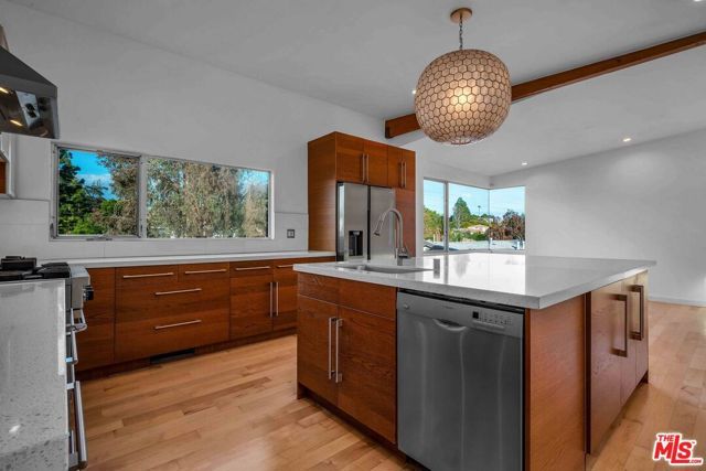 2681 Glendale Boulevard, Los Angeles, CA 90039
