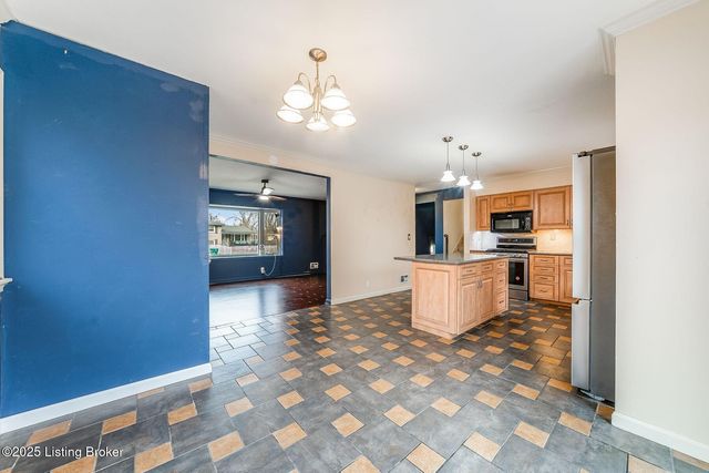 4312 Retreat Rd, Louisville, KY 40219