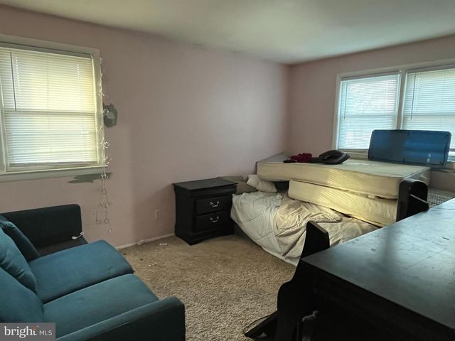 14717 LOCK DR, Centreville, VA 20120