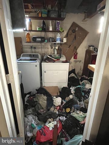 14717 LOCK DR, Centreville, VA 20120