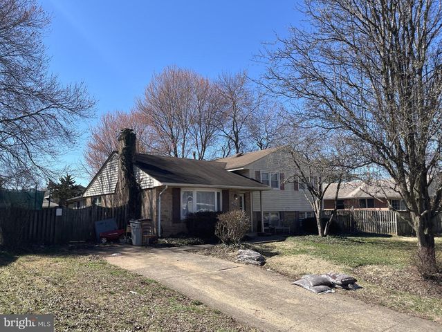 14717 LOCK DR, Centreville, VA 20120