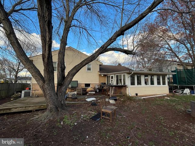 14717 LOCK DR, Centreville, VA 20120