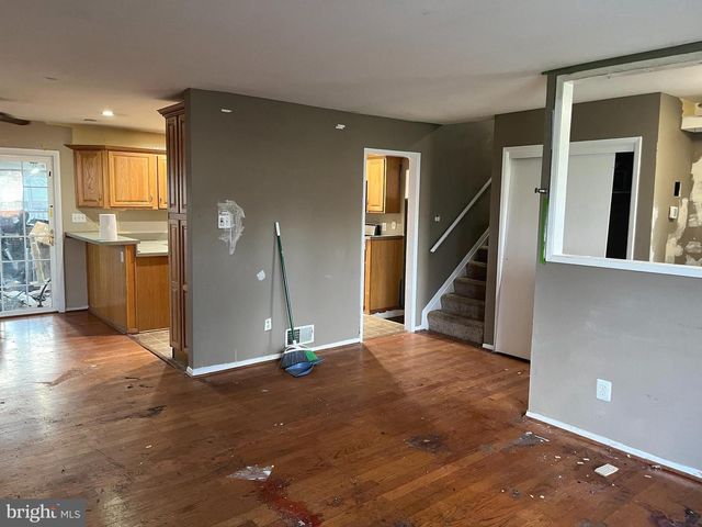 14717 LOCK DR, Centreville, VA 20120