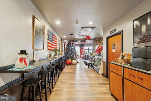 265 E TOWNSHIP LINE RD, Upper Darby, PA 19082