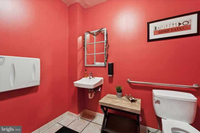 265 E TOWNSHIP LINE RD, Upper Darby, PA 19082