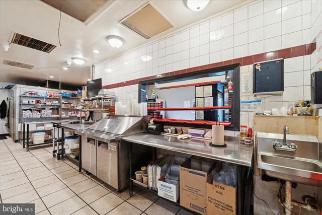 265 E TOWNSHIP LINE RD, Upper Darby, PA 19082