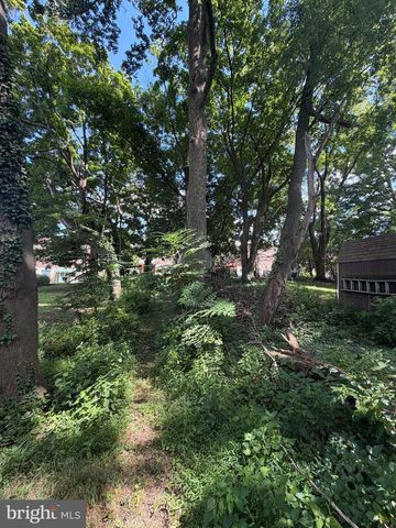 582 GORGAS LN, Philadelphia, PA 19128