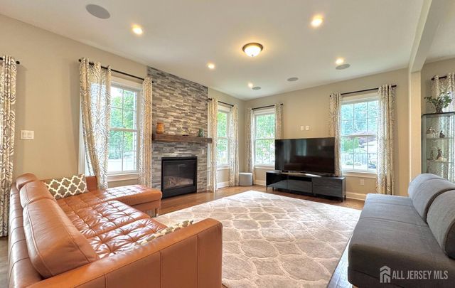 232 W Shirley Avenue W, Edison, NJ 08820