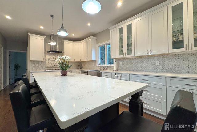 232 W Shirley Avenue W, Edison, NJ 08820