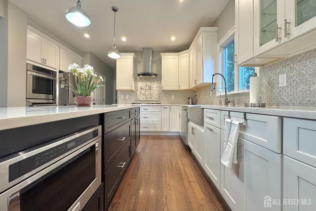 232 W Shirley Avenue W, Edison, NJ 08820
