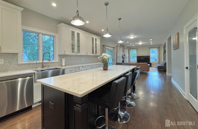 232 W Shirley Avenue W, Edison, NJ 08820