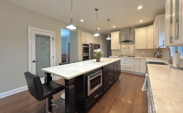 232 W Shirley Avenue W, Edison, NJ 08820