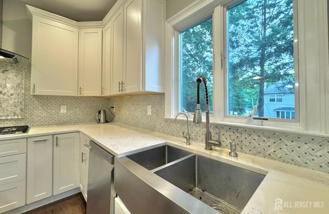 232 W Shirley Avenue W, Edison, NJ 08820