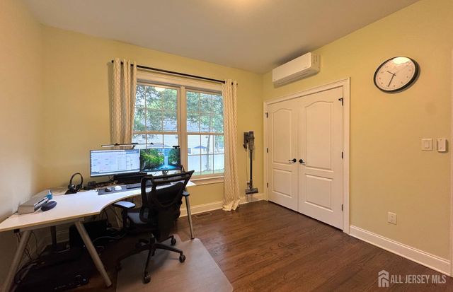 232 W Shirley Avenue W, Edison, NJ 08820