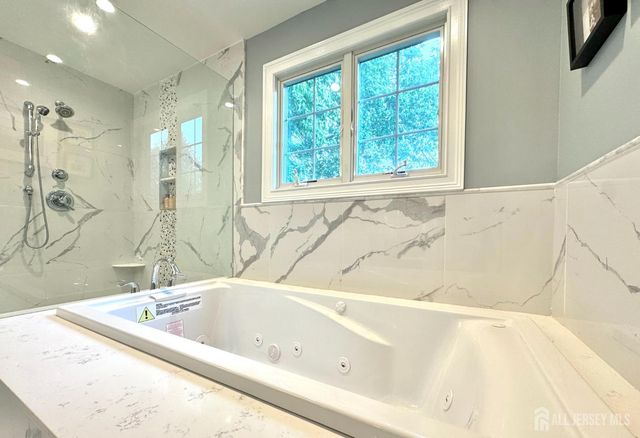 232 W Shirley Avenue W, Edison, NJ 08820