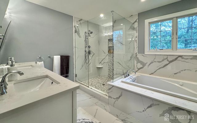 232 W Shirley Avenue W, Edison, NJ 08820