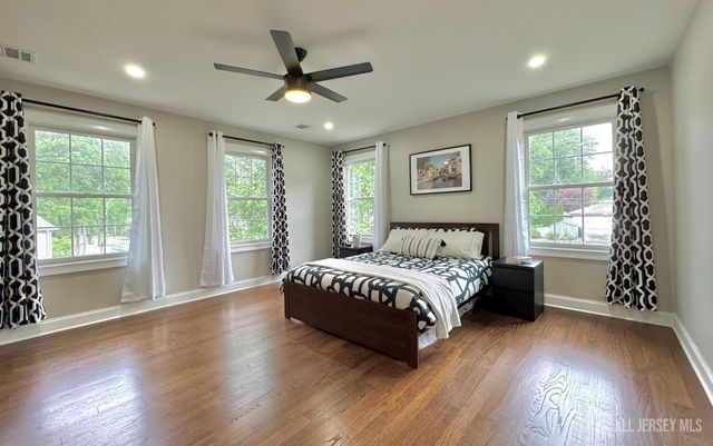 232 W Shirley Avenue W, Edison, NJ 08820