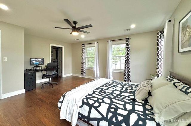 232 W Shirley Avenue W, Edison, NJ 08820