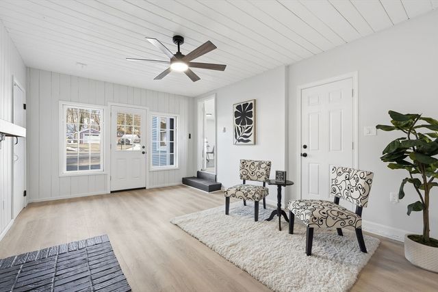 286 Westfield Rd, Holyoke, MA 01040