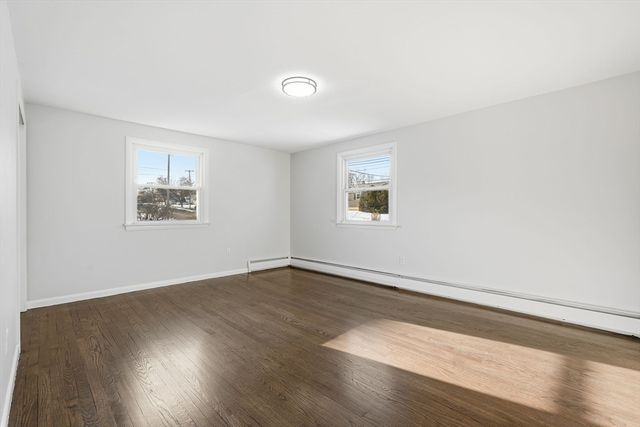 286 Westfield Rd, Holyoke, MA 01040