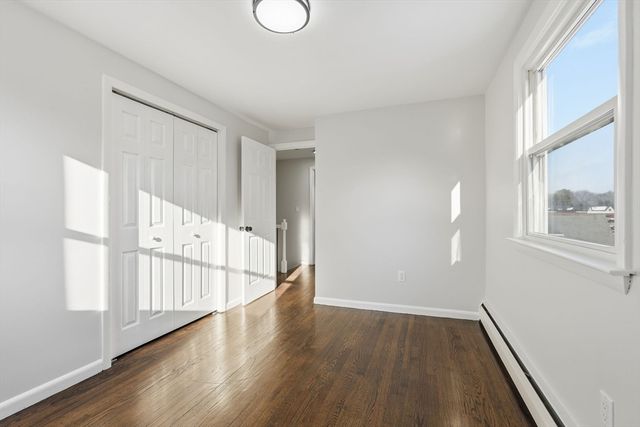 286 Westfield Rd, Holyoke, MA 01040