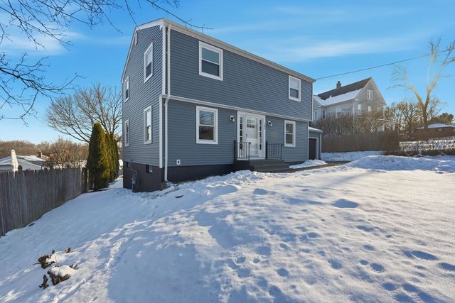 286 Westfield Rd, Holyoke, MA 01040