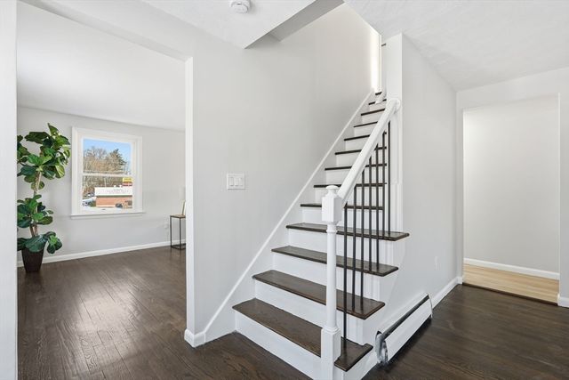 286 Westfield Rd, Holyoke, MA 01040