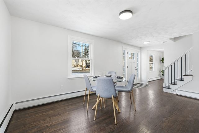 286 Westfield Rd, Holyoke, MA 01040