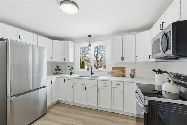 286 Westfield Rd, Holyoke, MA 01040