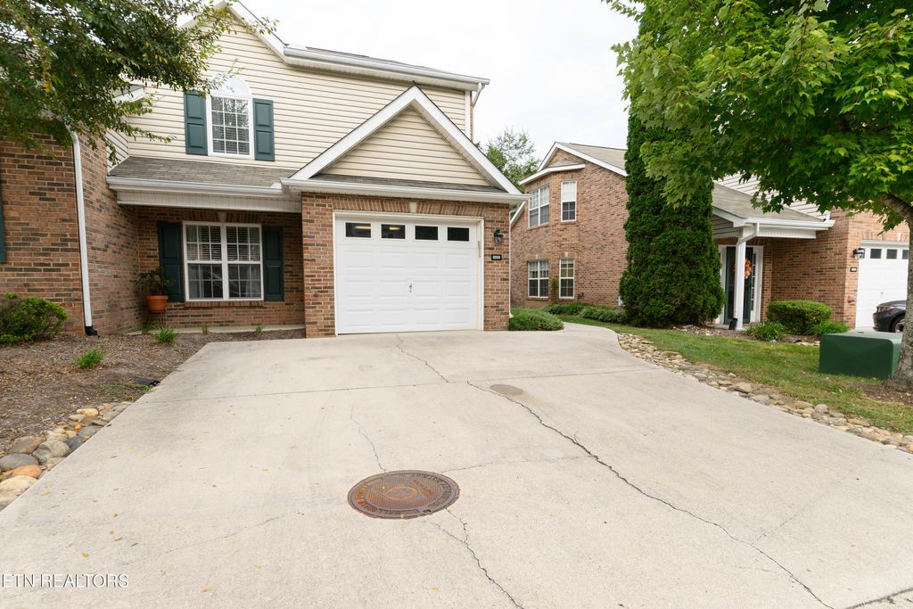 6938 La Christa Way, Knoxville, TN 37921