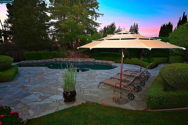 2648 Comistas Drive, Walnut Creek, CA 94598