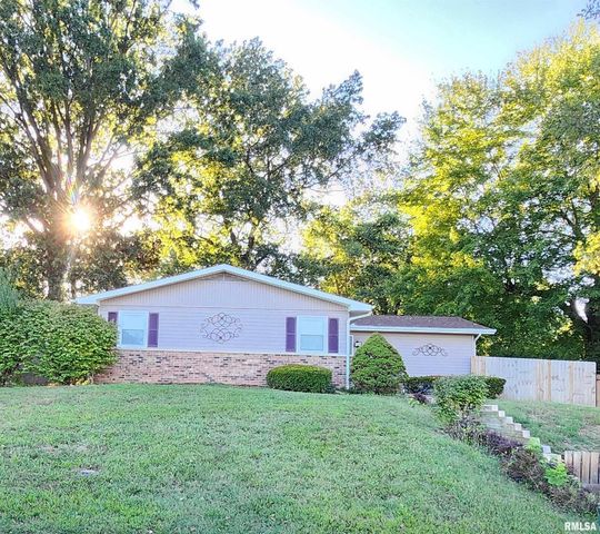 112 N Parrish Lane, Carbondale, IL 62901