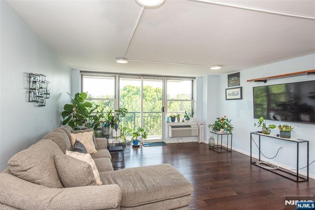 300 Main Street 707, Little Falls, NJ 07424