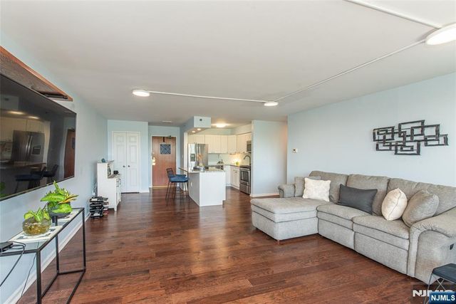 300 Main Street 707, Little Falls, NJ 07424