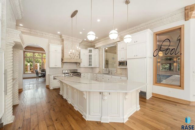 217 N Fairway Cir, Brandon, SD 57005
