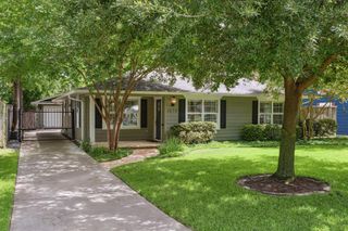 1570 Sue Barnett Drive, Houston, TX 77018