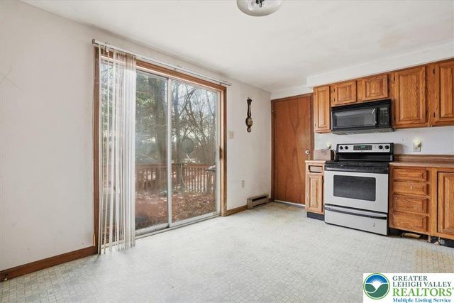 114 Carol Road, Middle Smithfield Twp, PA 18302